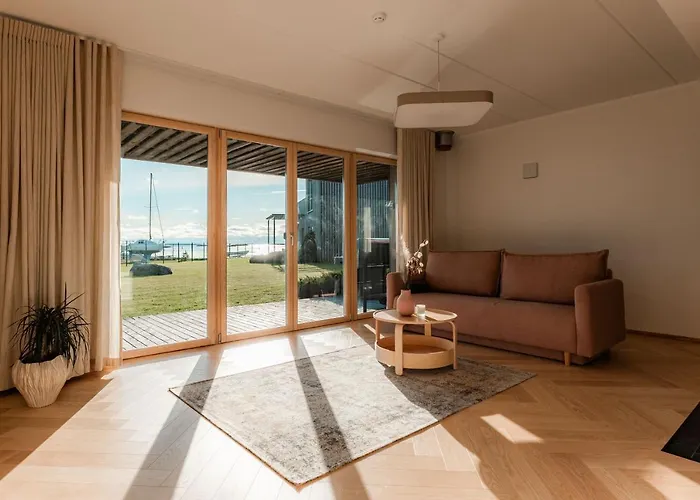 Kaluri Seaview Apartment